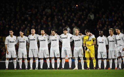 冠军体育精华-中场大脑掌控比赛