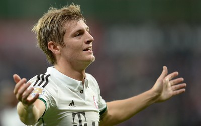 冠军体育热议-内维斯任意球秘密武器